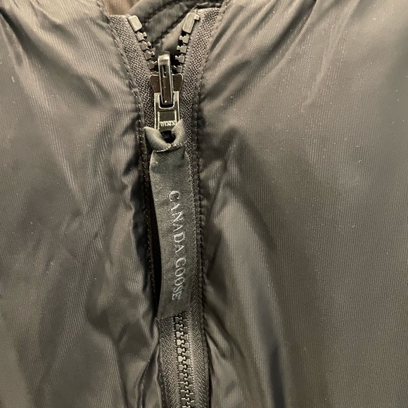 Canada Goose Reversible Bomber - Picture 4 of 8